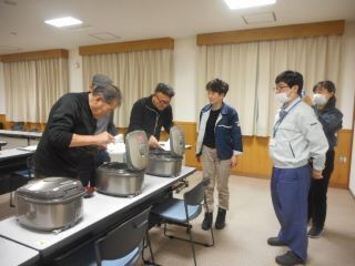 お米を品種ごとに食べ比べました
