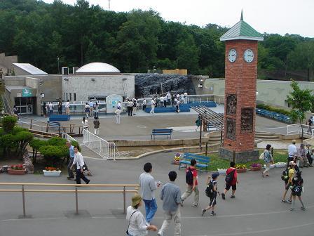 旭山動物園 ペンギン館.JPG