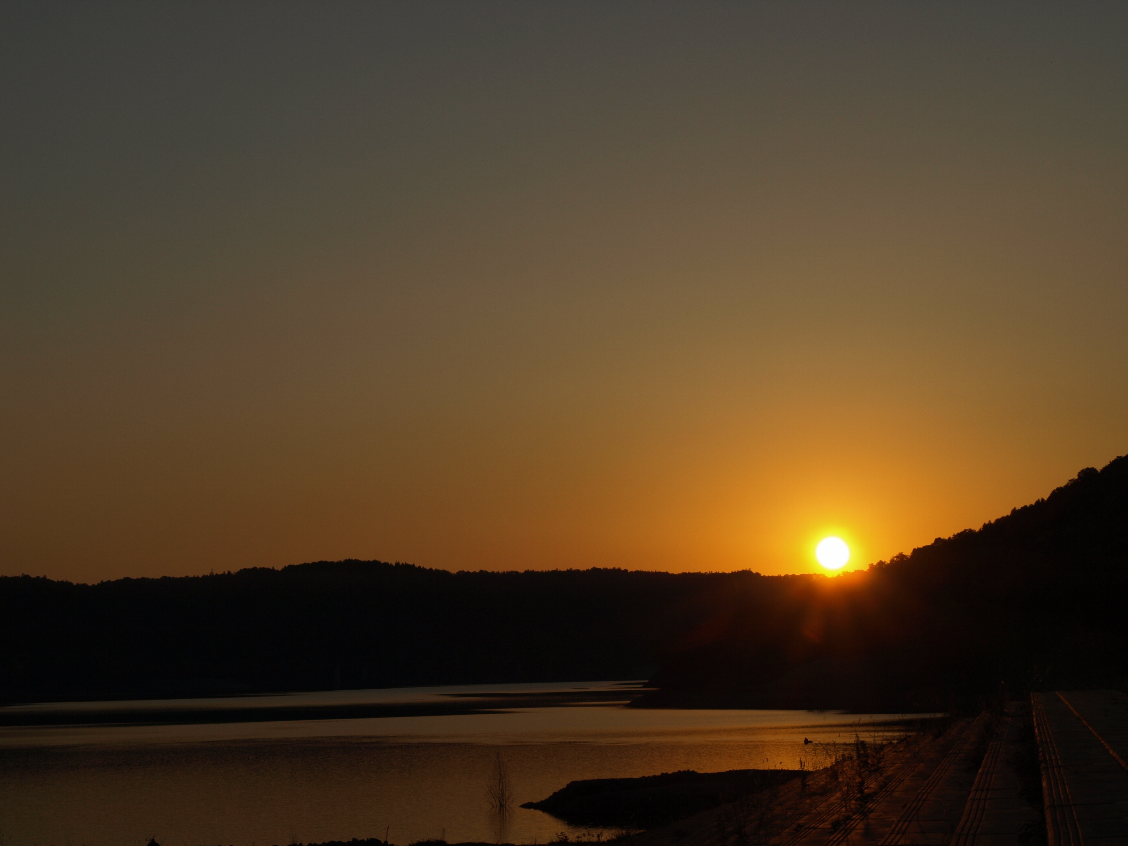 忠別ダムの夕陽.JPG