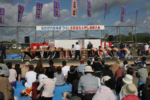 北海道丸太押し相撲大会.jpg