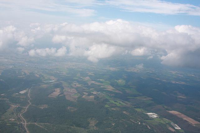 十勝岳上空から見た美瑛.jpg