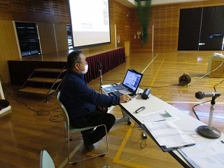 上川農業改良普及センターでは今回が初となるオンライン会議開催。講師は会場と"webカメラの向こう側”の両方を意識して講演しました